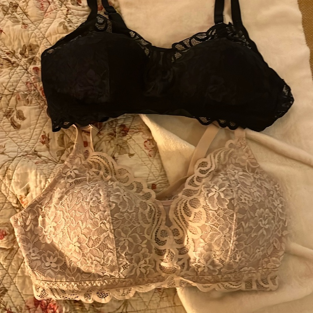 Bali size large bras tan and black